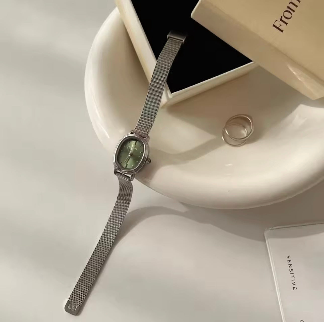 Vintage oval watch - in stainless steel