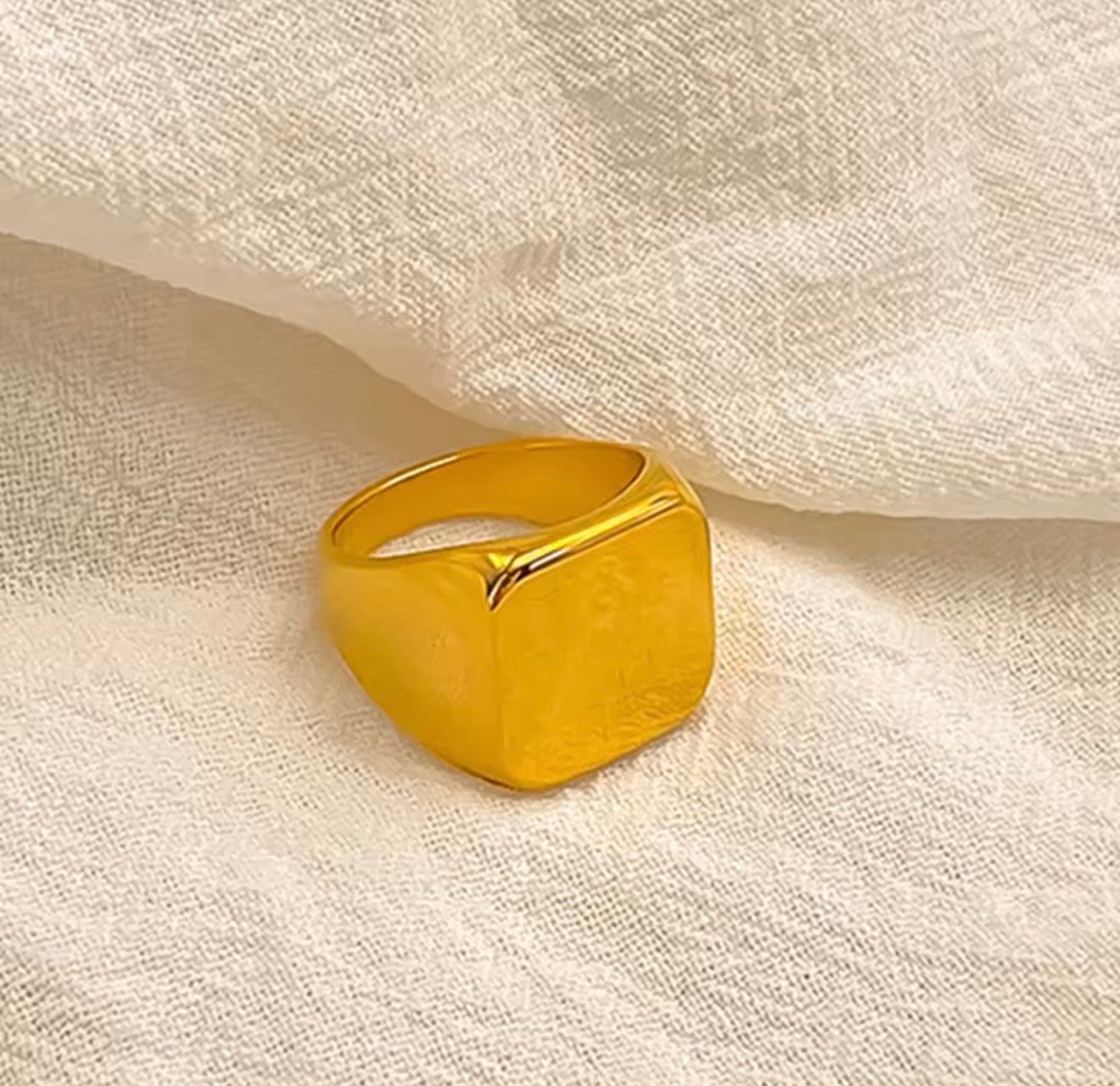 Gold Polished Signet Ring