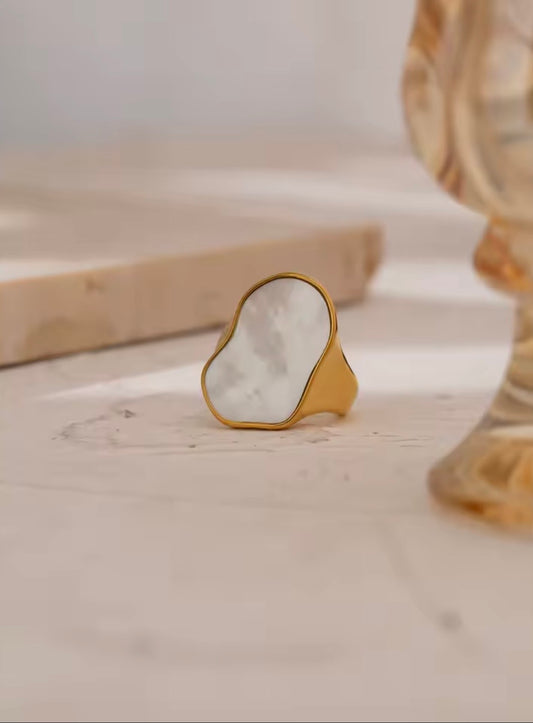 natural shell Vintage ring 18k gold plated
